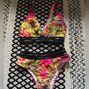 very flattering bright mesh bikini!!